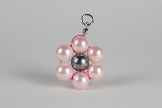 Daisy style Pearl beaded Pendant Necklace