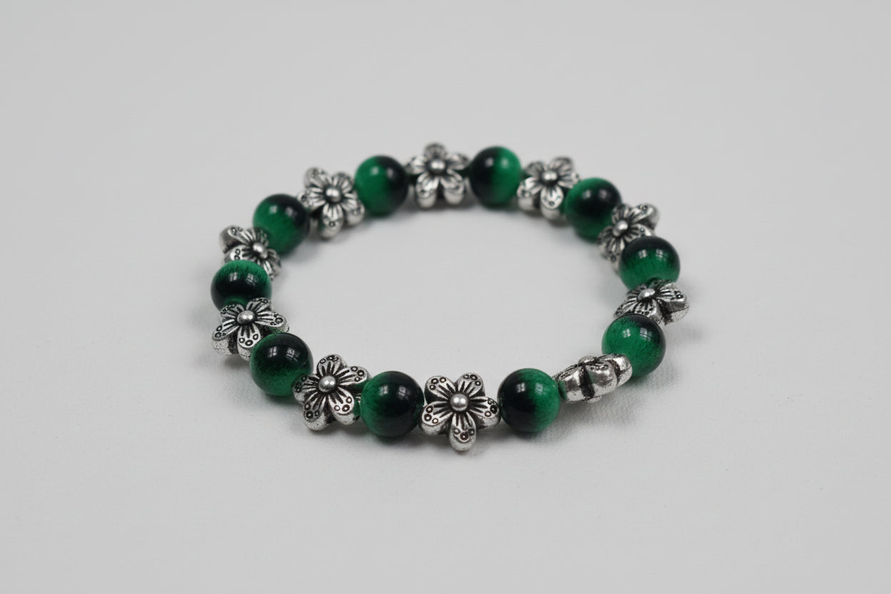 Silver and Green Cats Eye style beaded bracelet