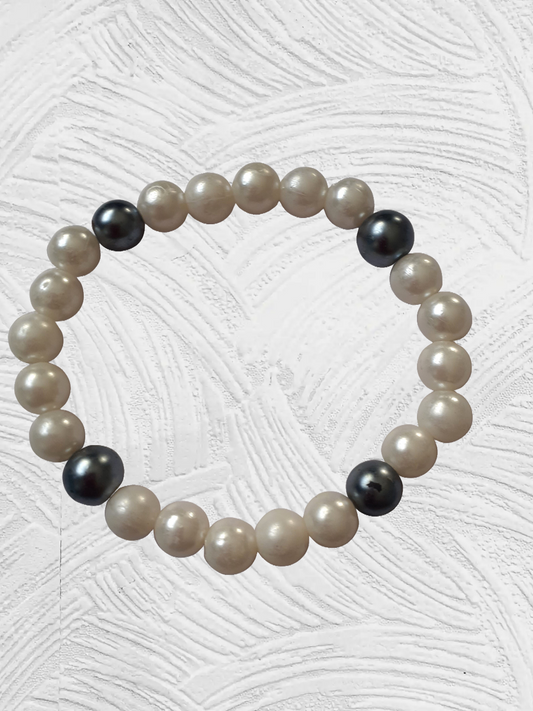 Black and White pearl bracelet
