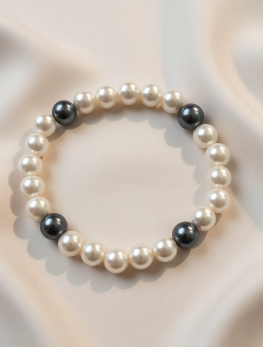 Black and White pearl bracelet