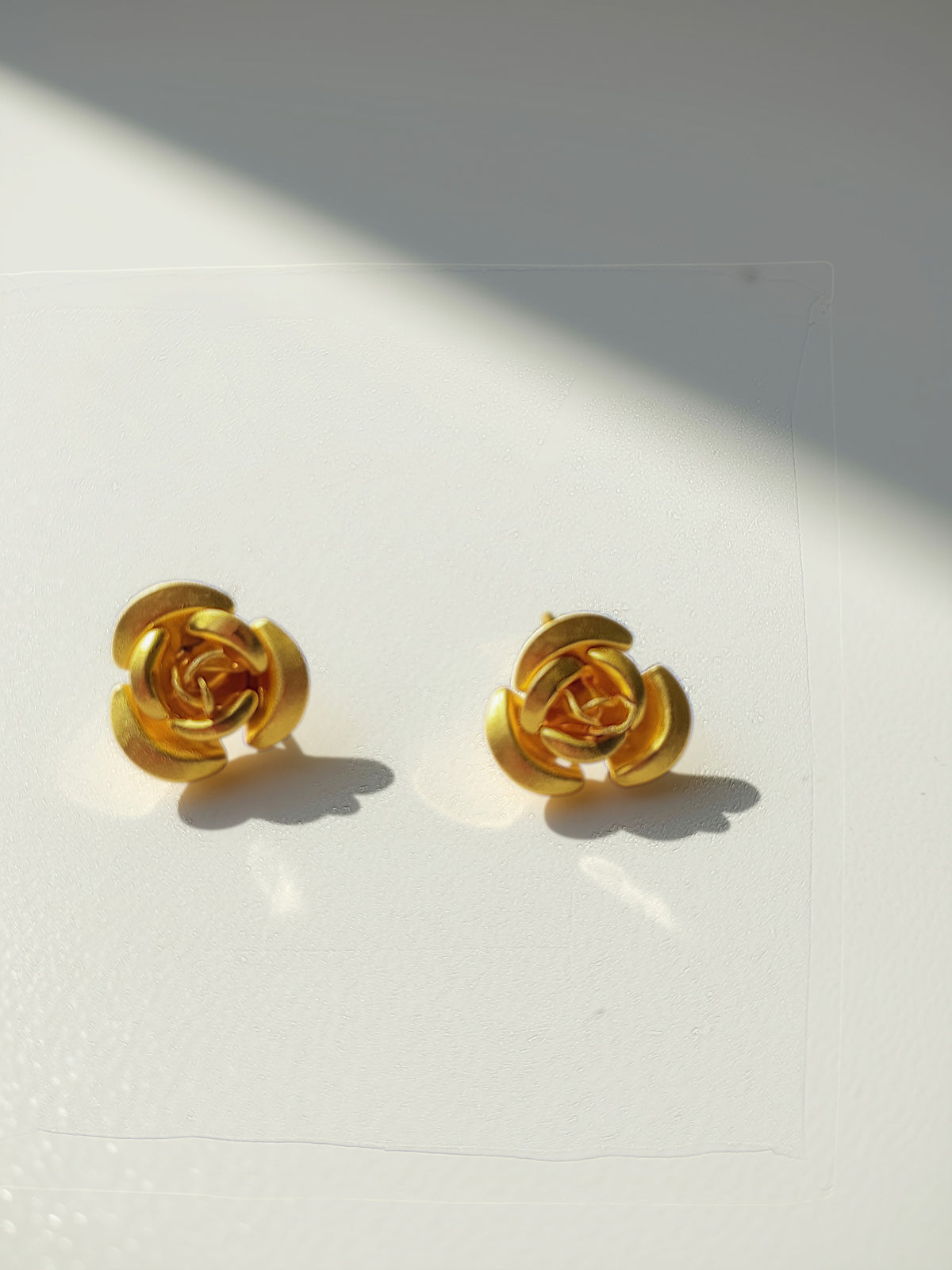 Lightweight Flower Stud earrings