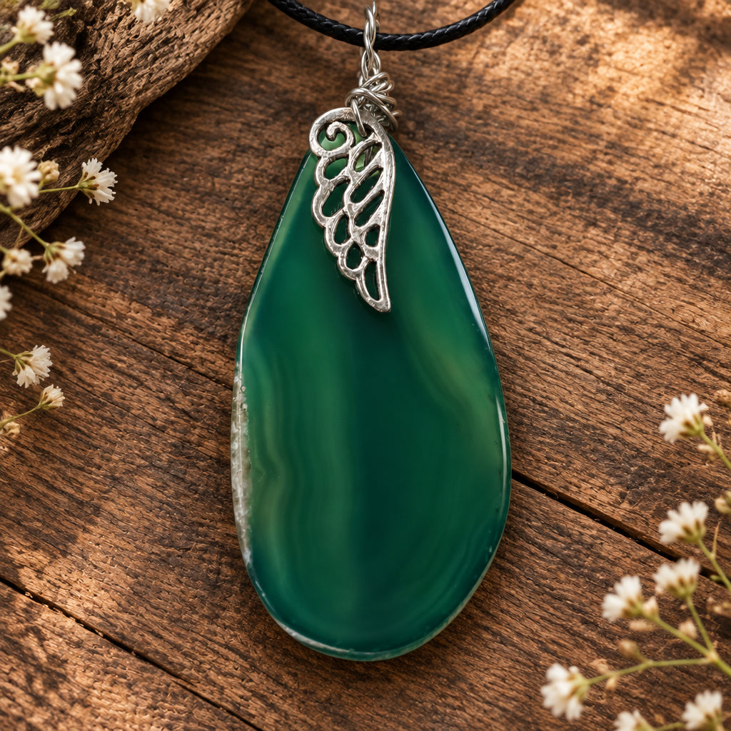 Green Sliced Agate & Wing Charm Pendant Necklace