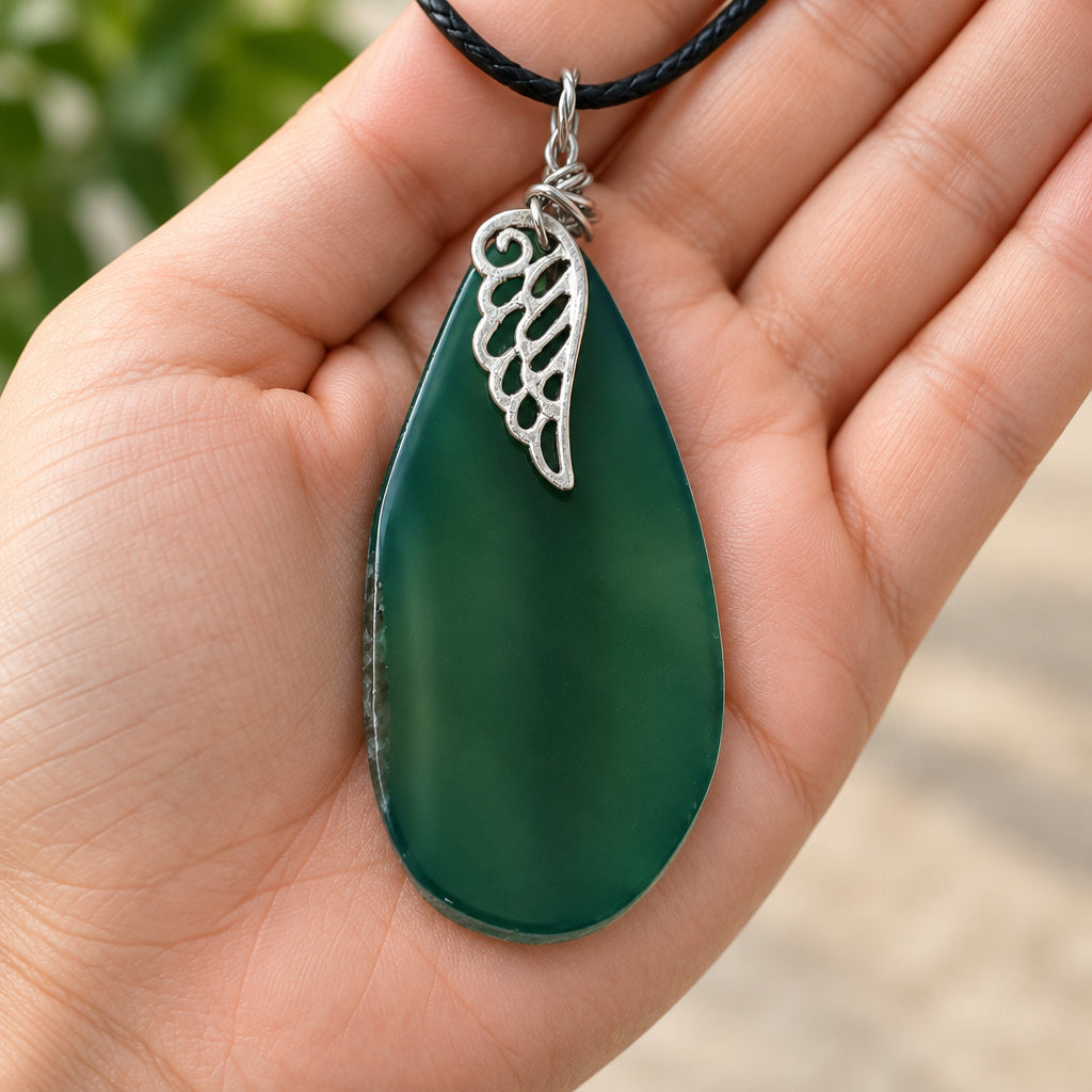 Green Sliced Agate & Wing Charm Pendant Necklace